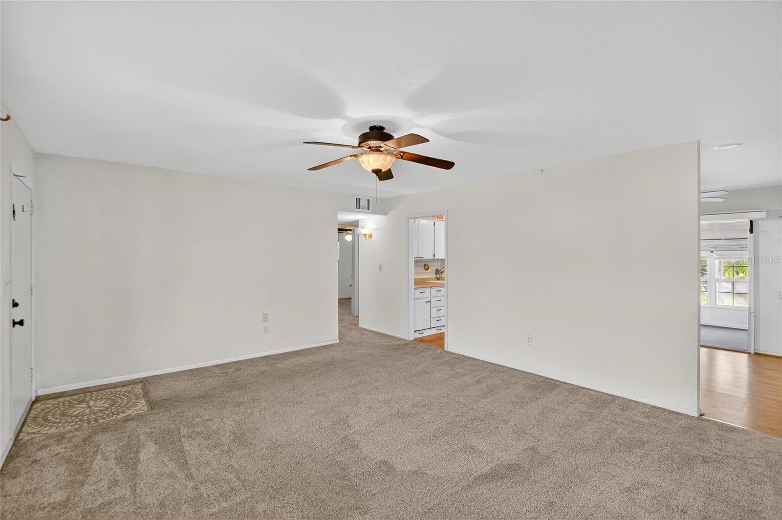 Image 11 of 34 For 822 Oakmont Avenue