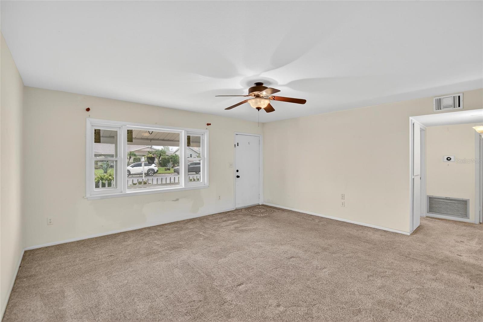 Image 13 of 34 For 822 Oakmont Avenue