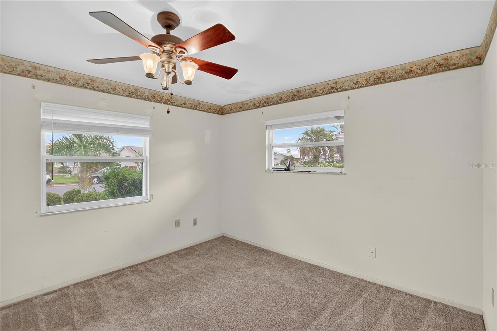 Image 15 of 34 For 822 Oakmont Avenue