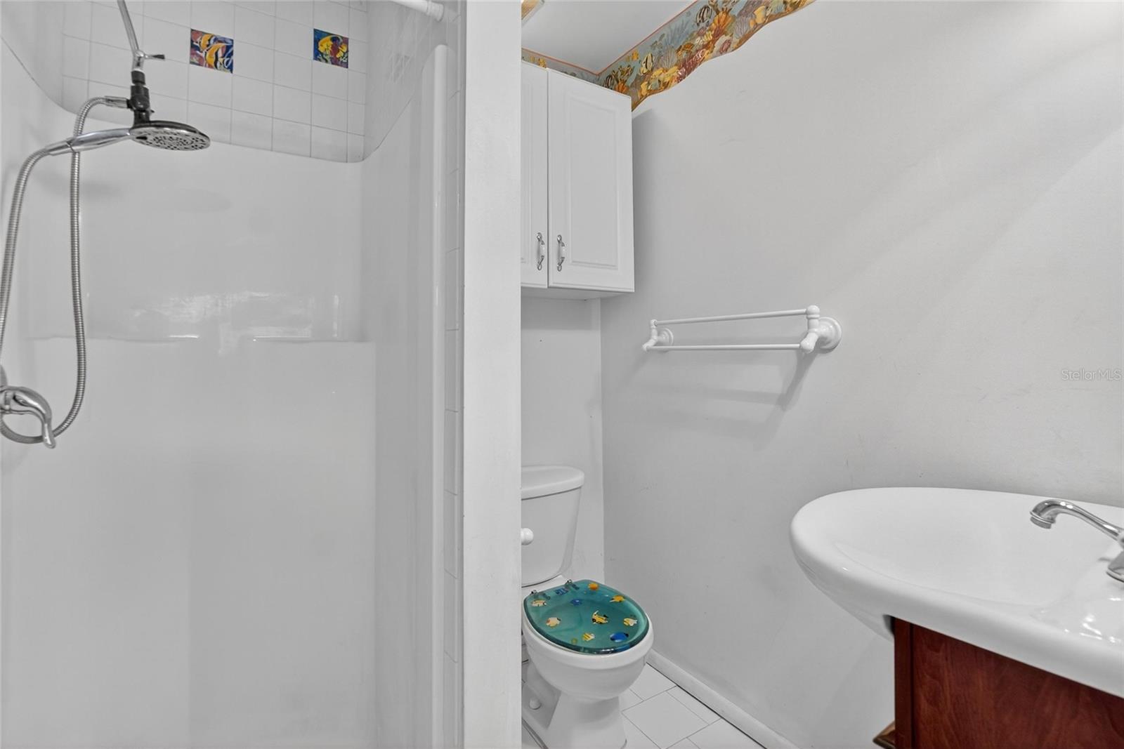 Image 17 of 34 For 822 Oakmont Avenue