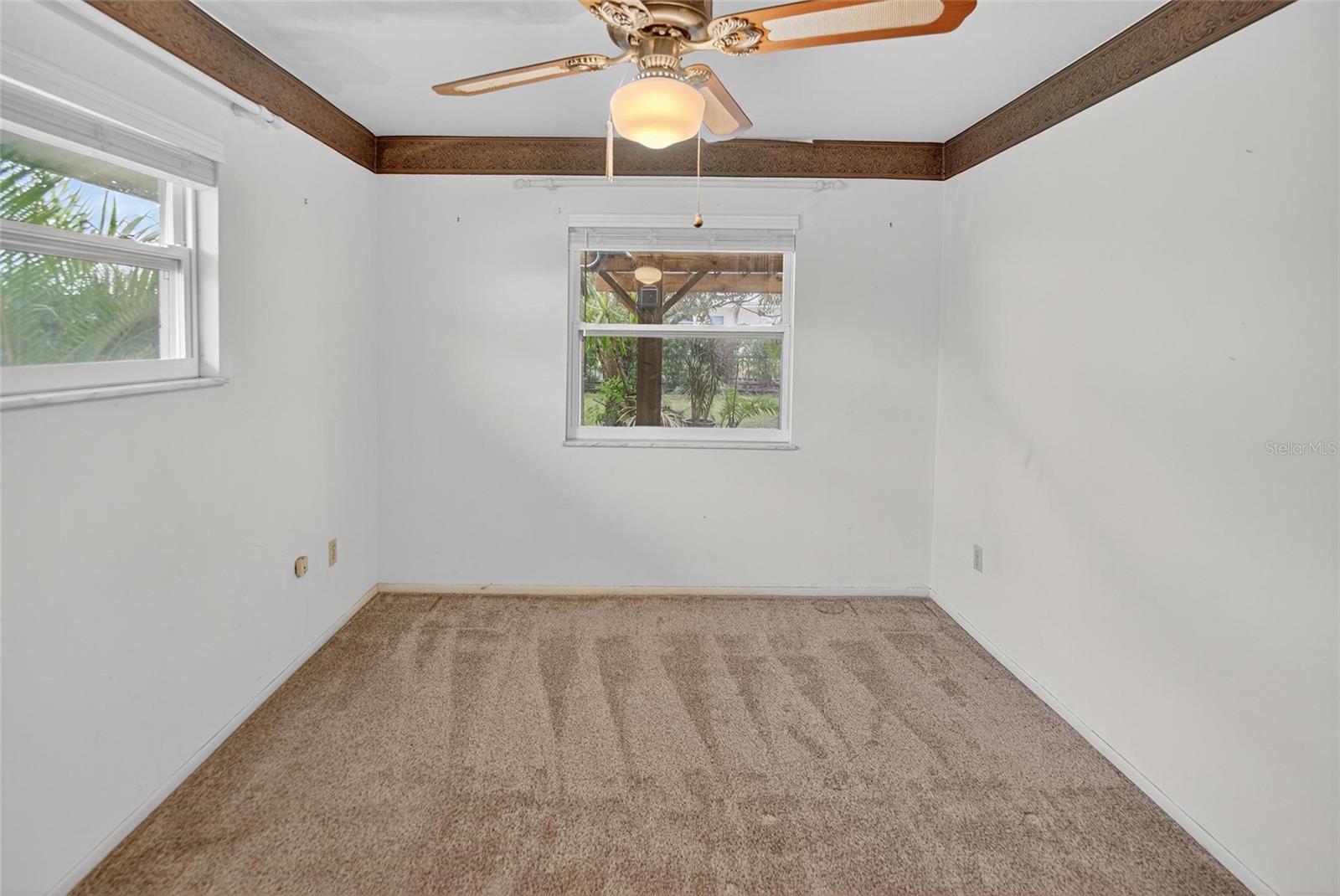 Image 18 of 34 For 822 Oakmont Avenue