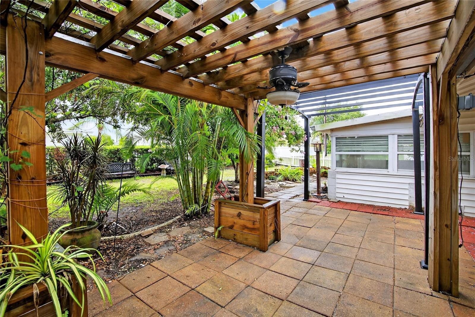 Image 30 of 34 For 822 Oakmont Avenue