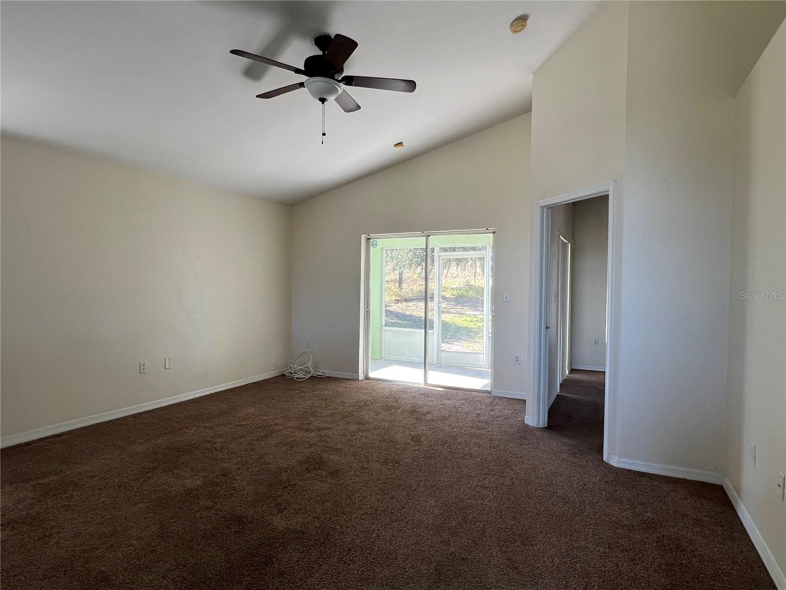 Image 7 of 19 For 103 Thornbush Parkway