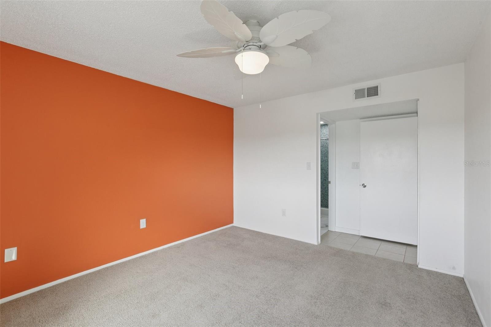 Image 24 of 32 For 14800 Walsingham Road 1215