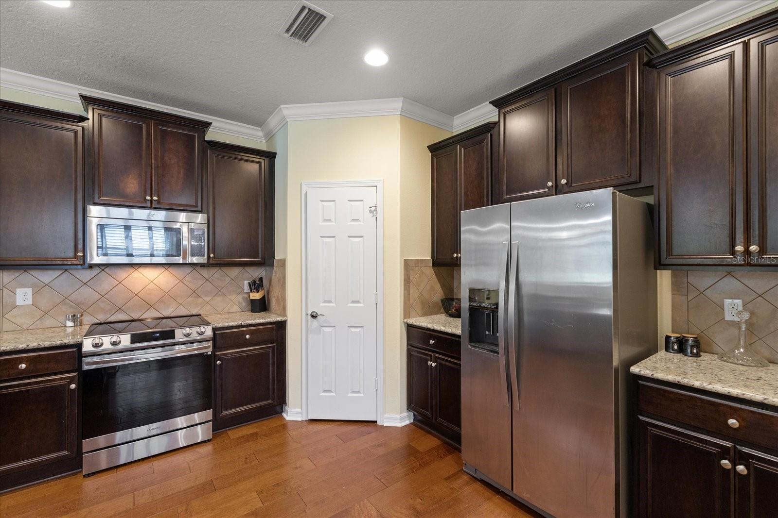 Image 11 of 39 For 19409 Wingrove Lane