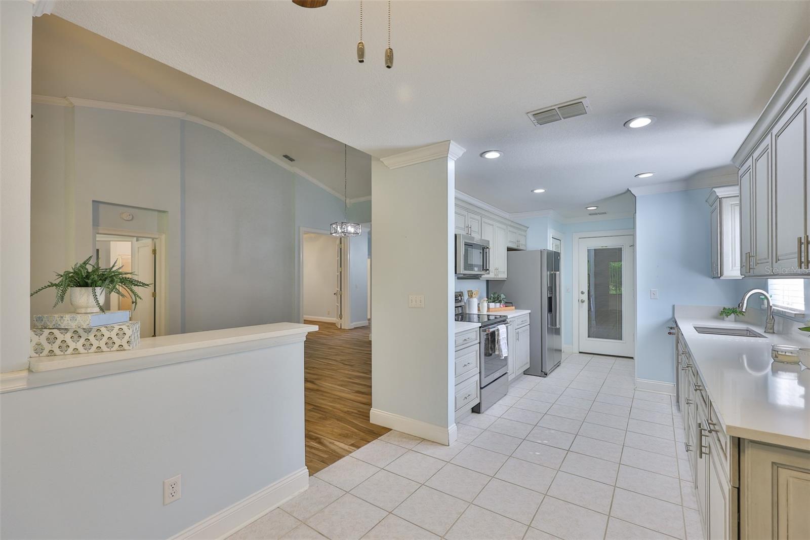 Image 16 of 42 For 1112 Mcdaniel Street 78
