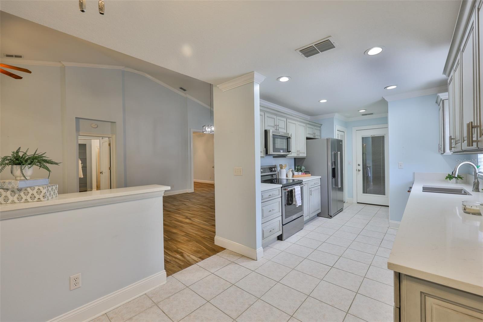 Image 18 of 42 For 1112 Mcdaniel Street 78