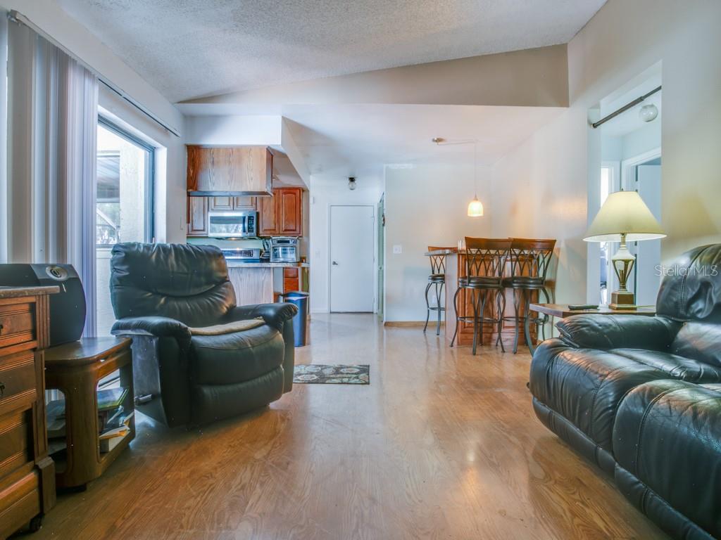 Image 21 of 39 For 1610 Sanderling Court