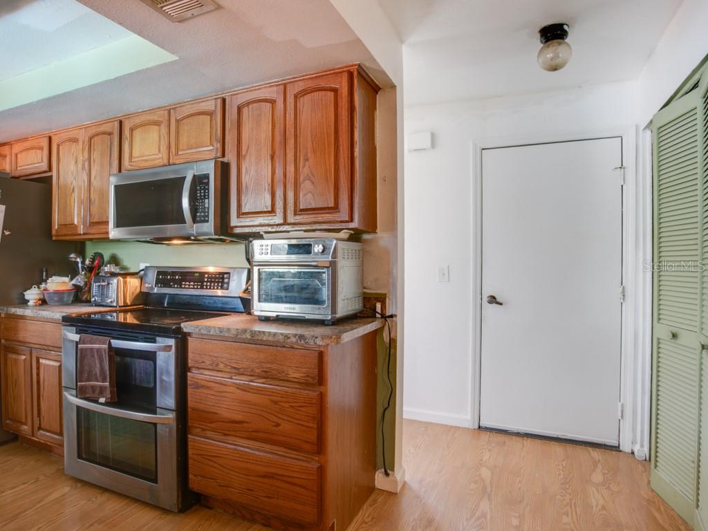 Image 7 of 39 For 1610 Sanderling Court
