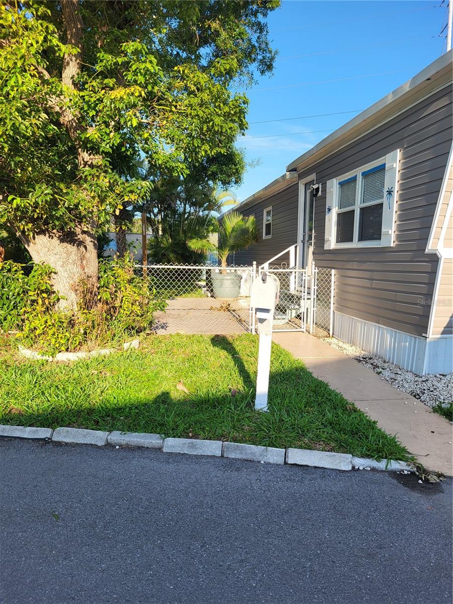 Image 2 of 29 For 6580 Seminole Boulevard 618