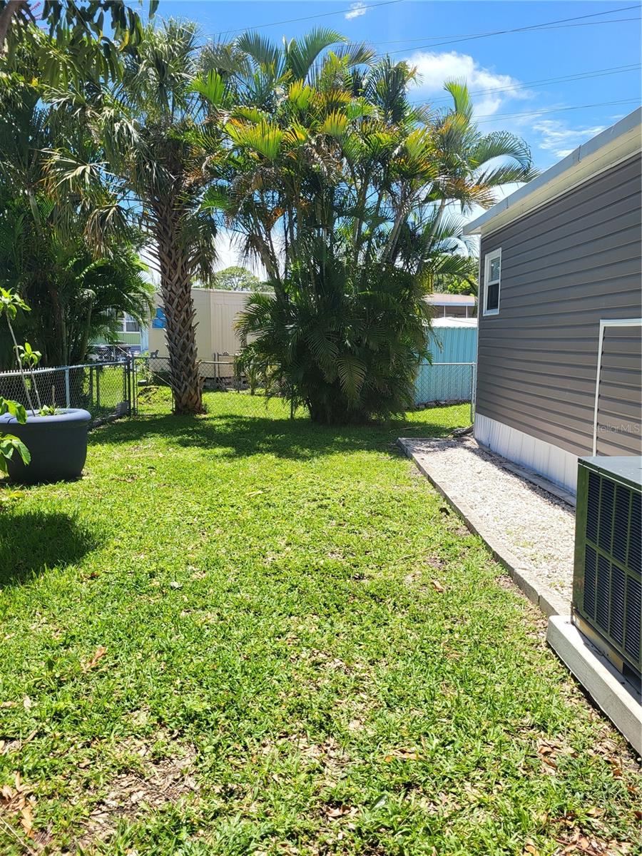 Image 24 of 29 For 6580 Seminole Boulevard 618