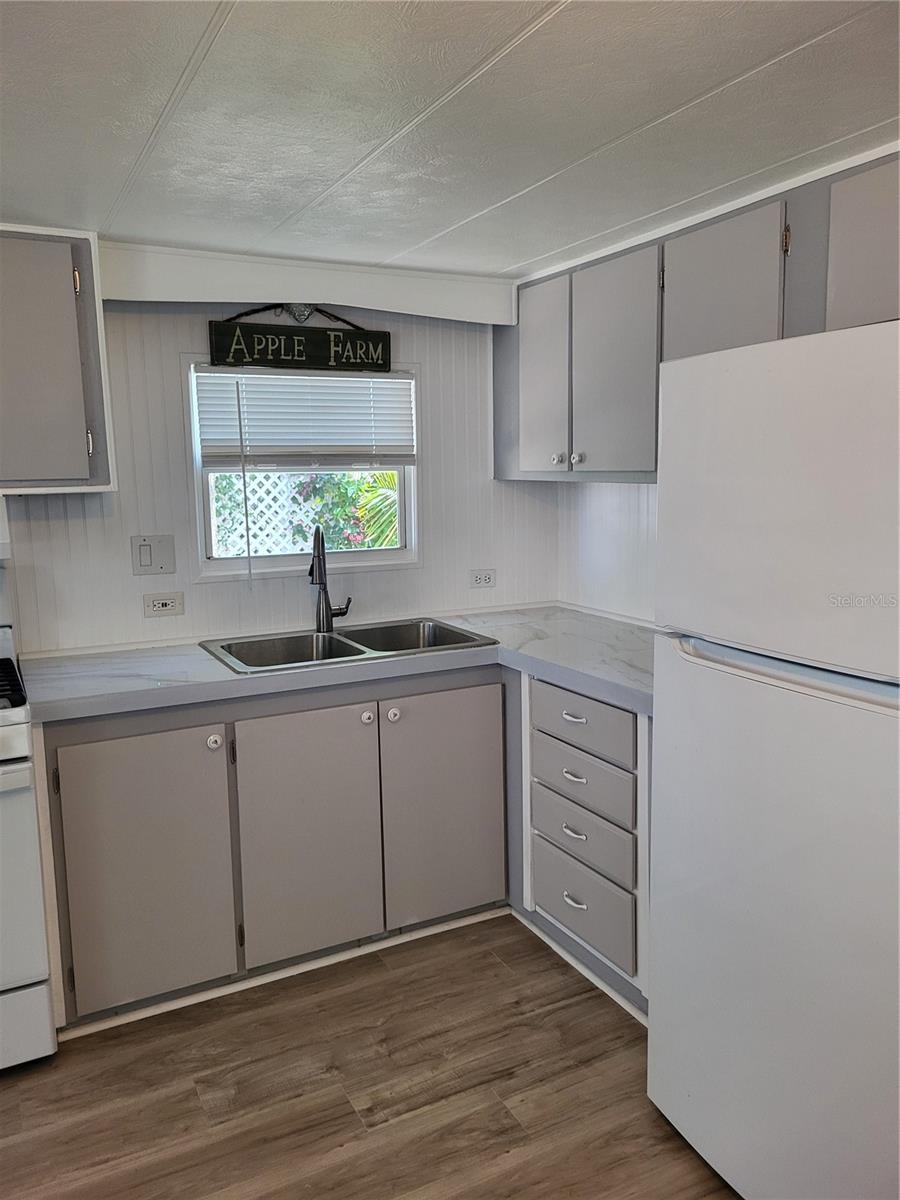 Image 9 of 29 For 6580 Seminole Boulevard 618