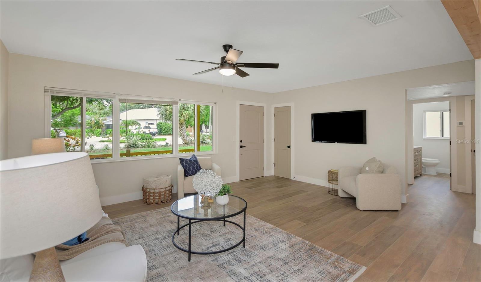 Image 14 of 59 For 245 Grove Cir N