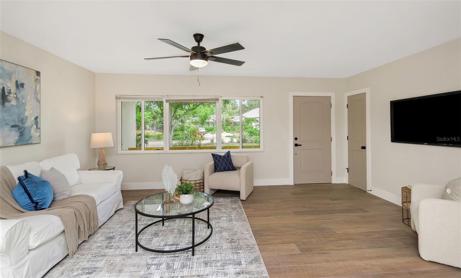 Image 36 of 59 For 245 Grove Cir N