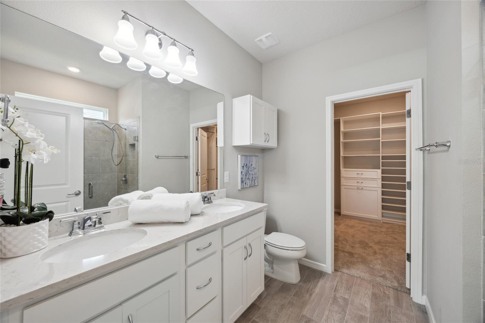 Image 18 of 33 For 6447 Bradford Woods Drive