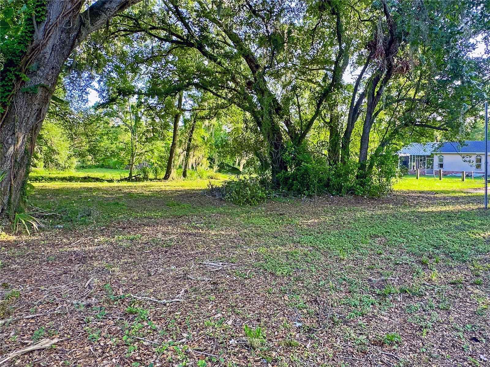 Image 6 of 11 For 3609 North Bay Street
