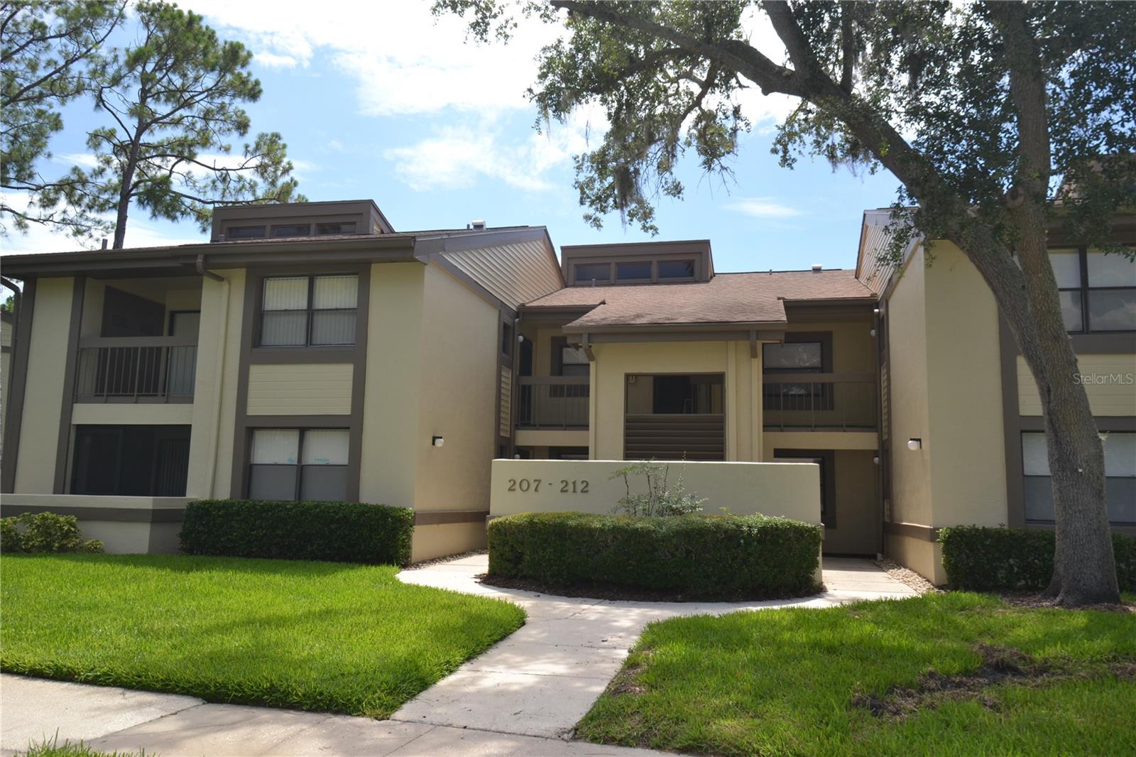 Details for 209 Woodlake Wynde, OLDSMAR, FL 34677