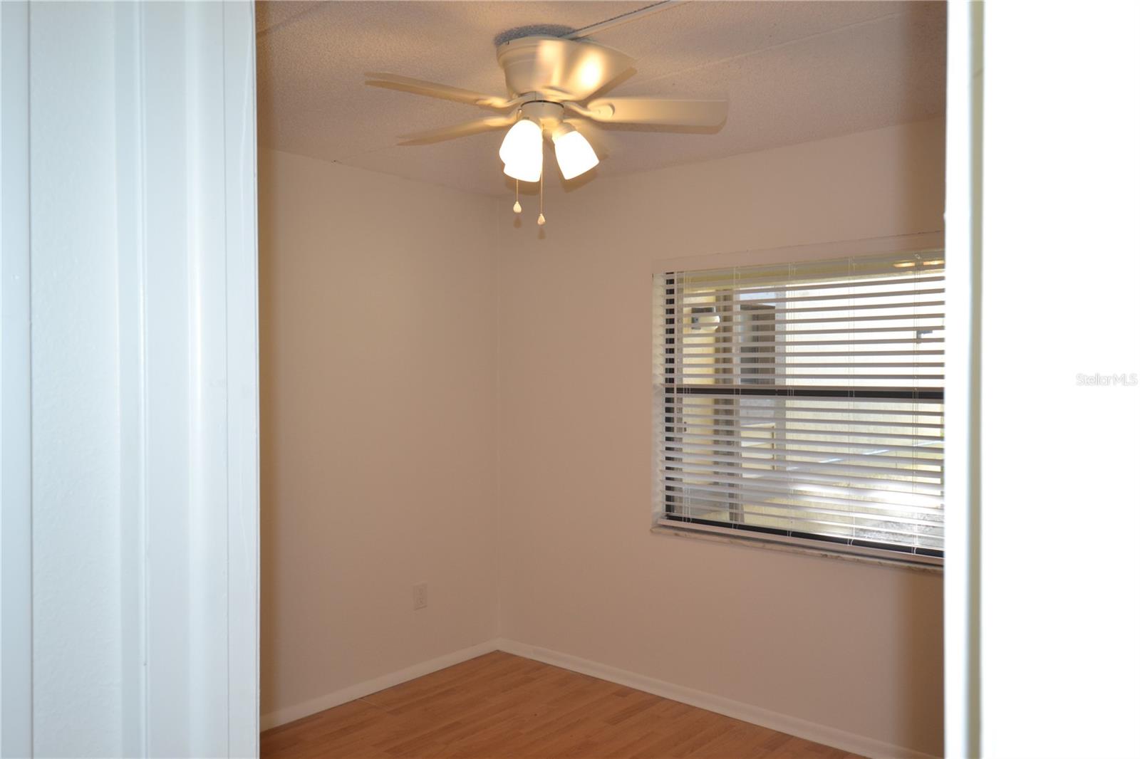 Image 10 of 39 For 209 Woodlake Wynde