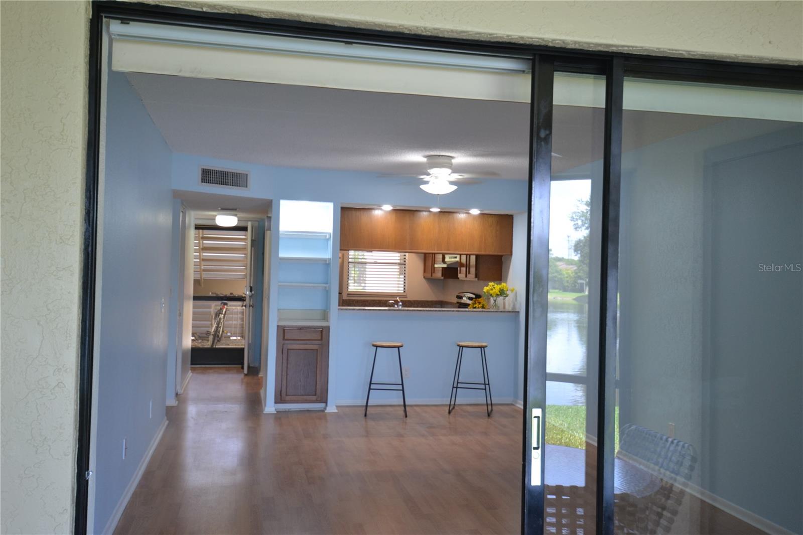Image 50 of 71 For 209 Woodlake Wynde