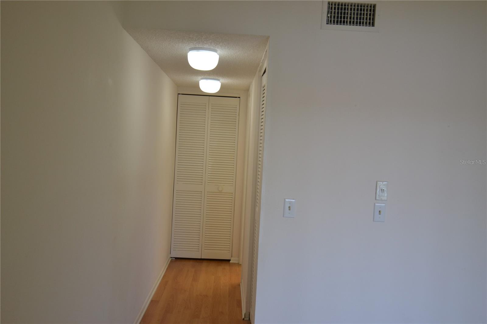 Image 55 of 71 For 209 Woodlake Wynde