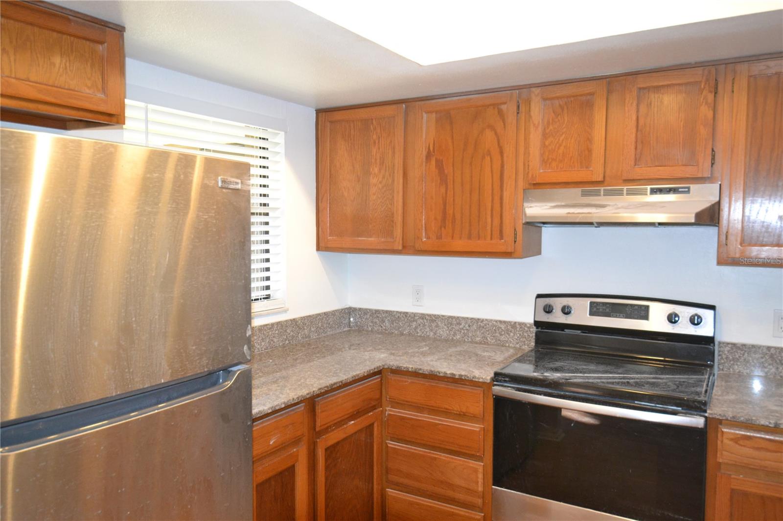 Image 6 of 39 For 209 Woodlake Wynde