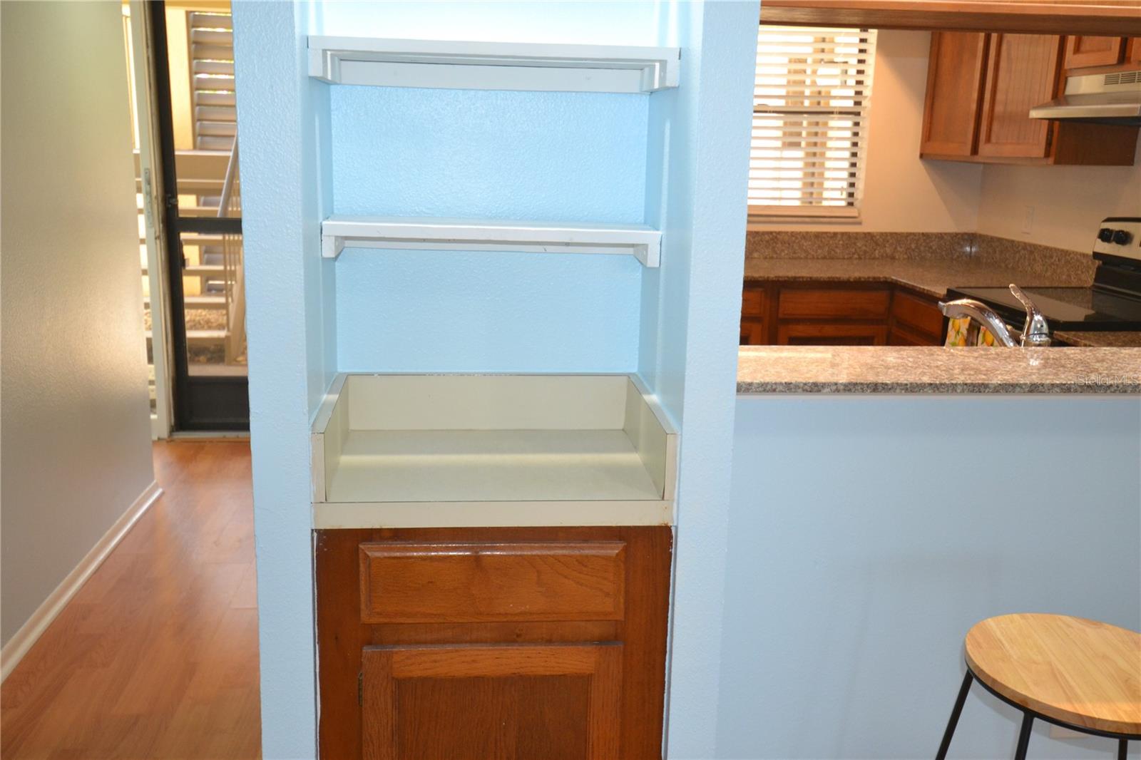 Image 62 of 71 For 209 Woodlake Wynde