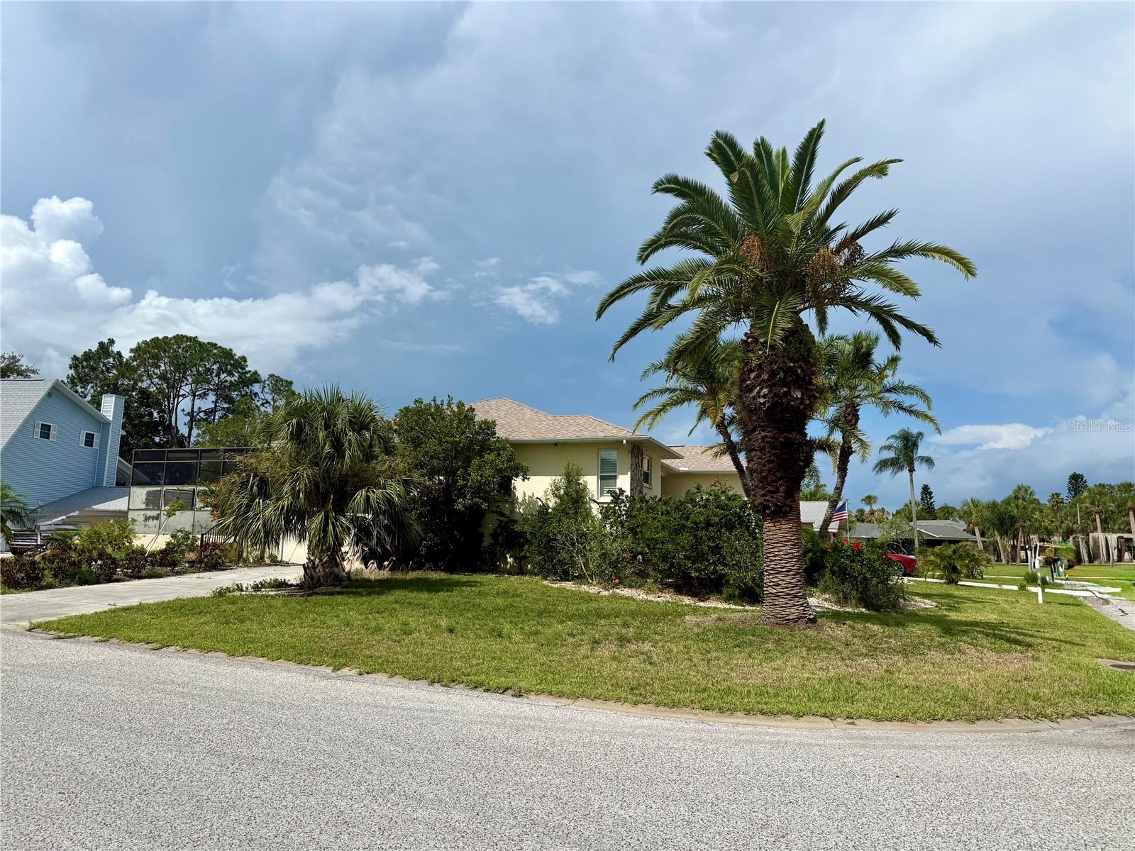 Image 4 of 59 For 4434 Dewey Drive