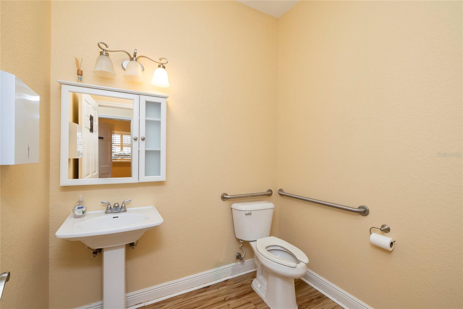 Image 21 of 45 For 801 2nd Street N