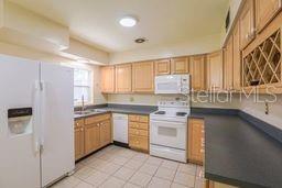 Image 15 of 24 For 2239 Curtis Drive S