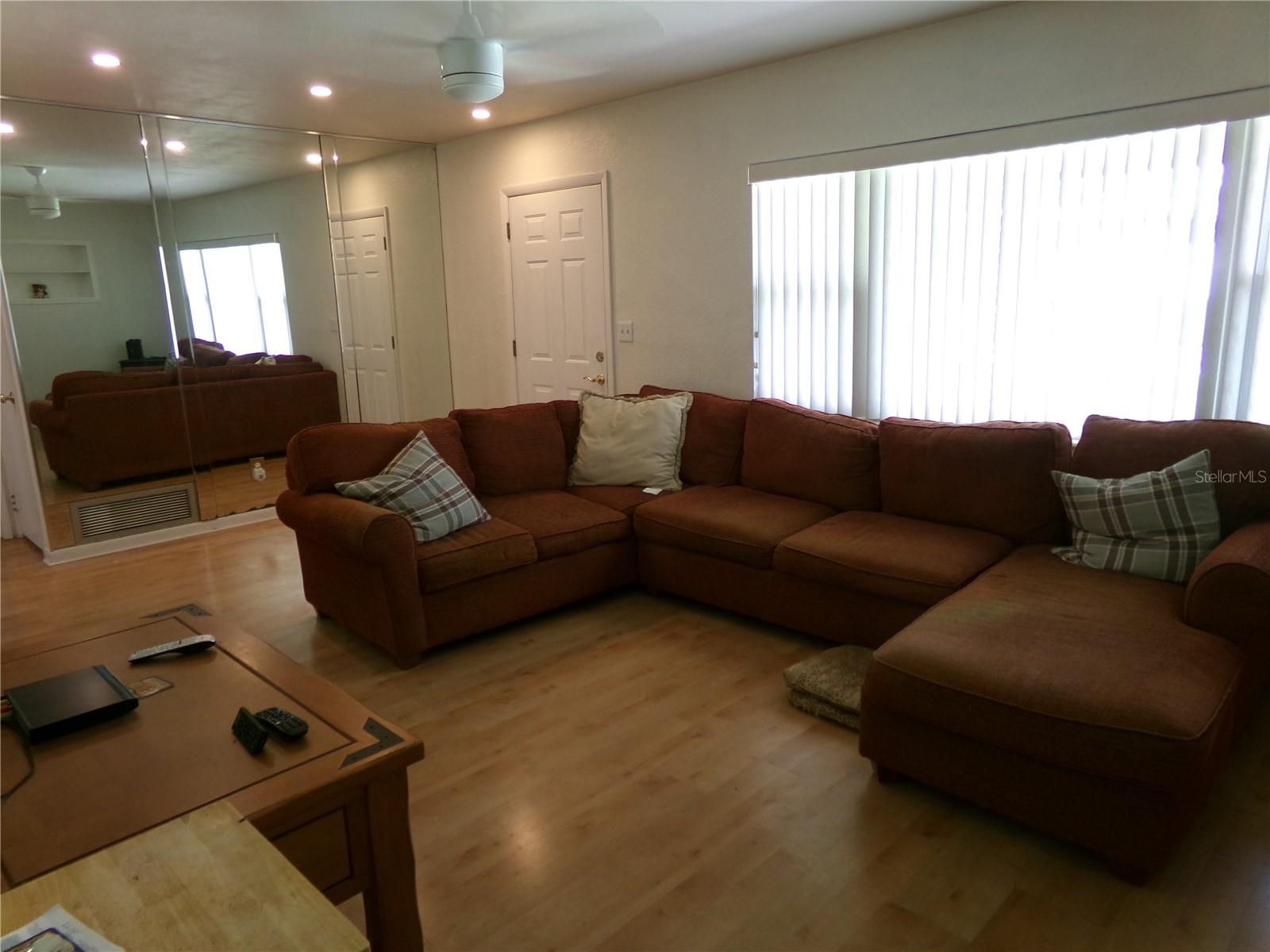 Image 3 of 10 For 2239 Curtis Drive S
