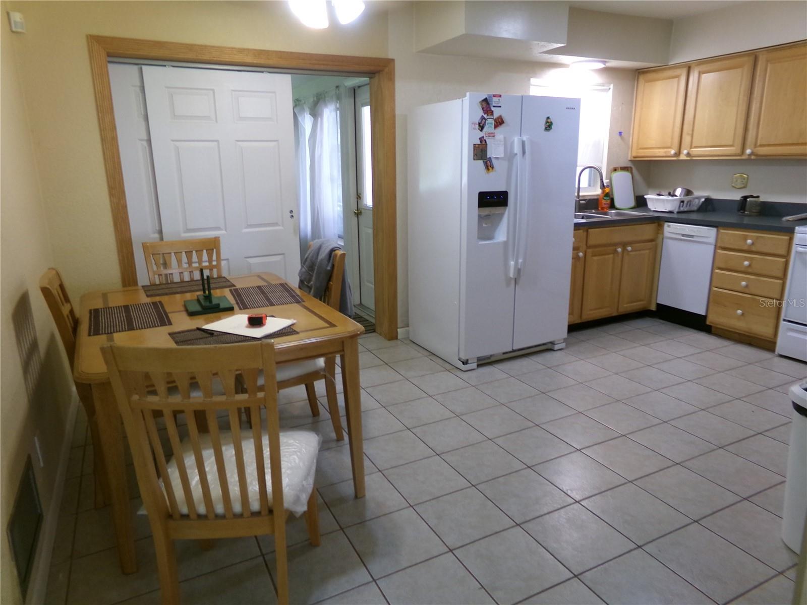 Image 5 of 10 For 2239 Curtis Drive S