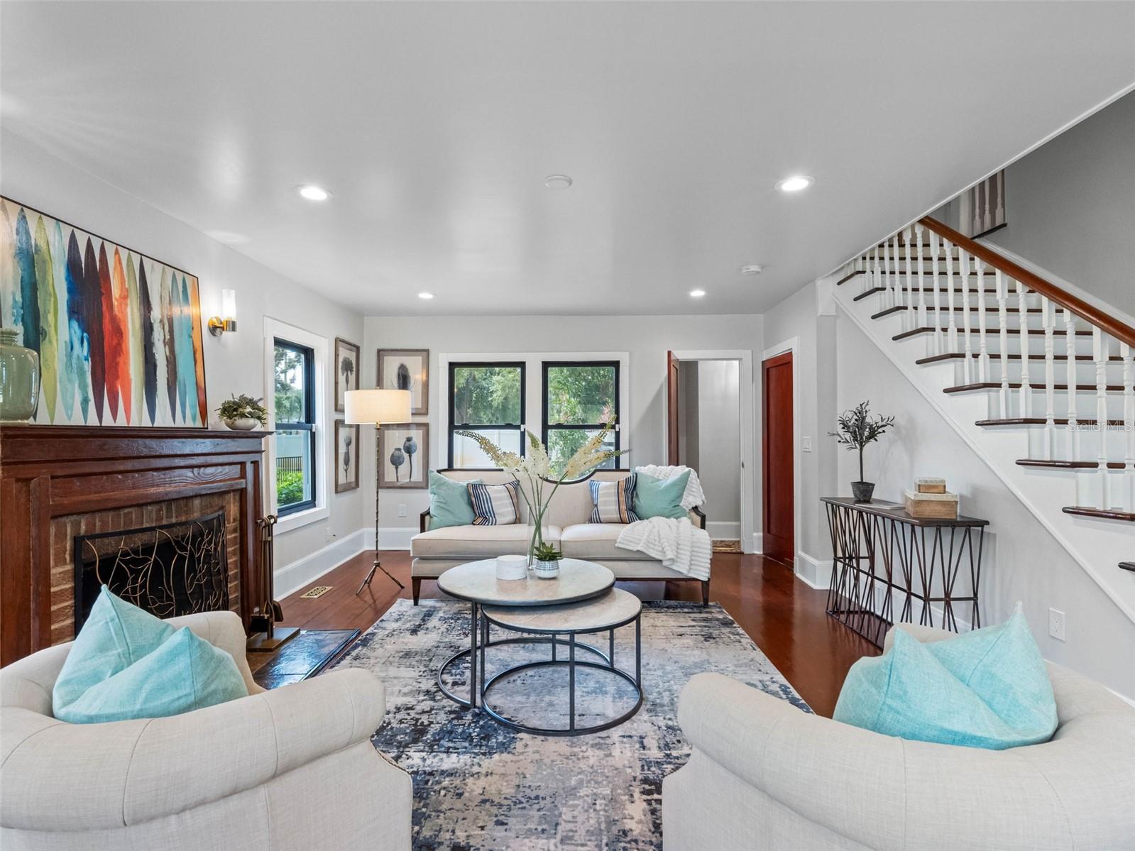 Image 3 of 53 For 5518 21st Avenue S