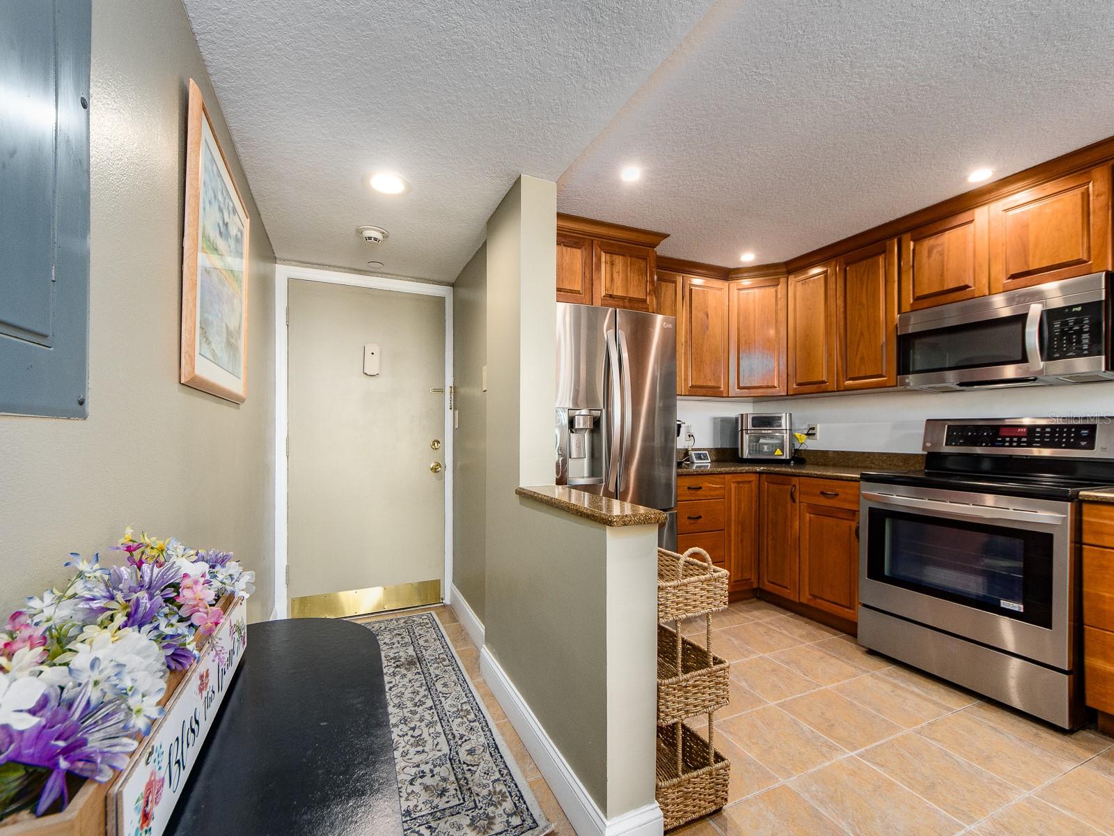 Image 7 of 51 For 51 Island Way 800