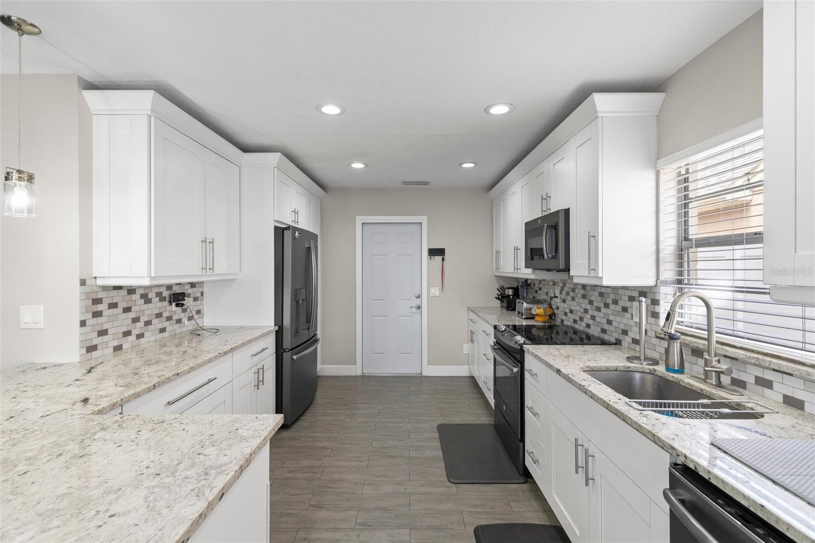 Image 11 of 28 For 9105 Camino Villa Boulevard