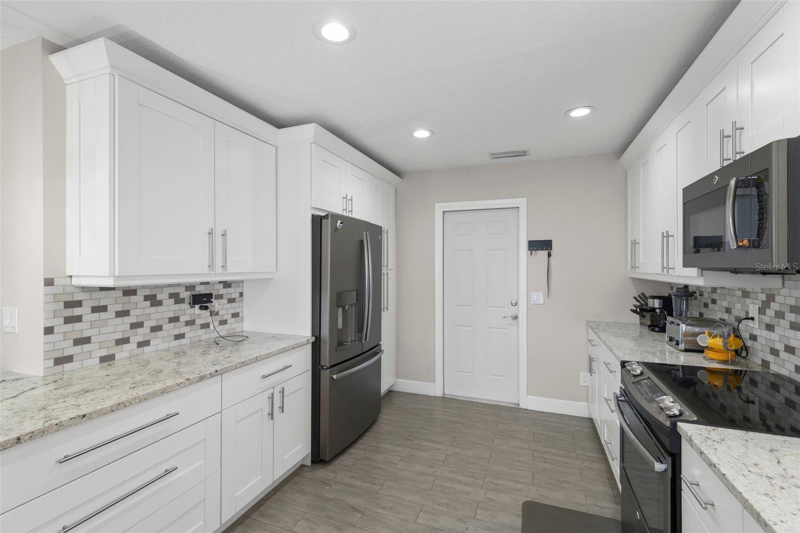 Image 13 of 28 For 9105 Camino Villa Boulevard