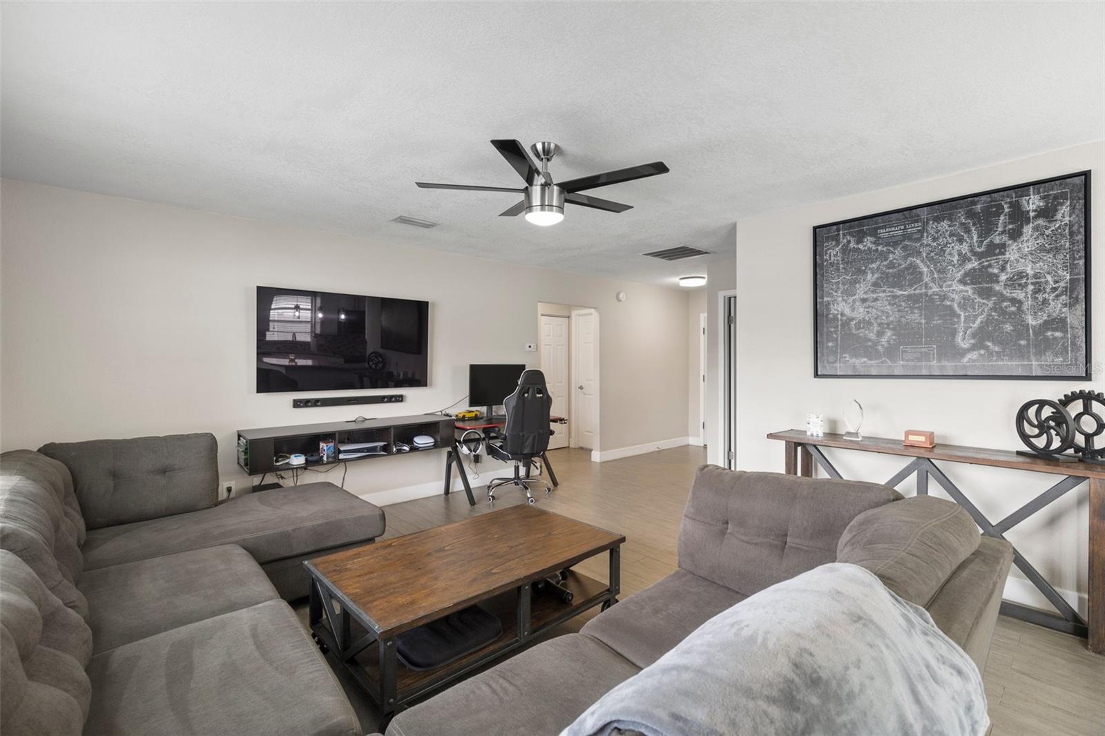 Image 8 of 28 For 9105 Camino Villa Boulevard