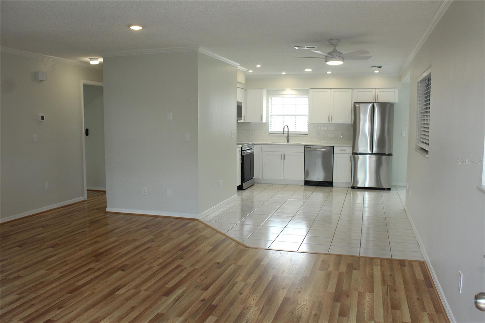 Listing photo id 0 for 6144 Elmhurst Drive