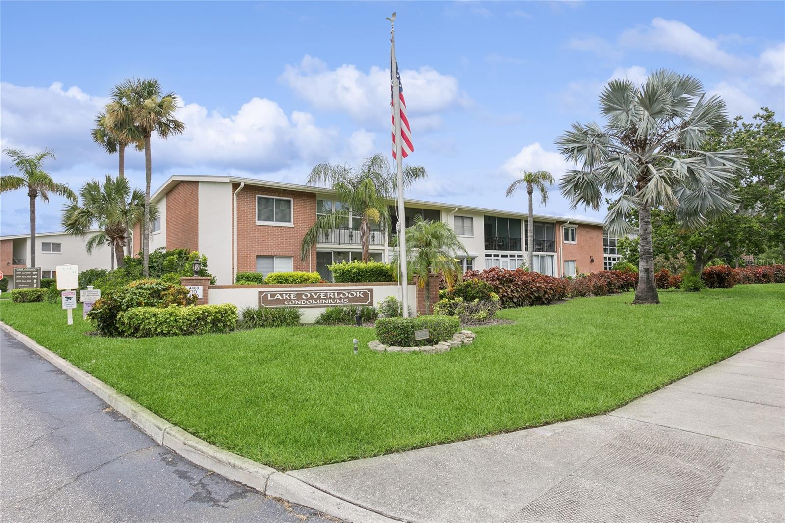 Image 2 of 22 For 4510 Overlook Drive Ne 224