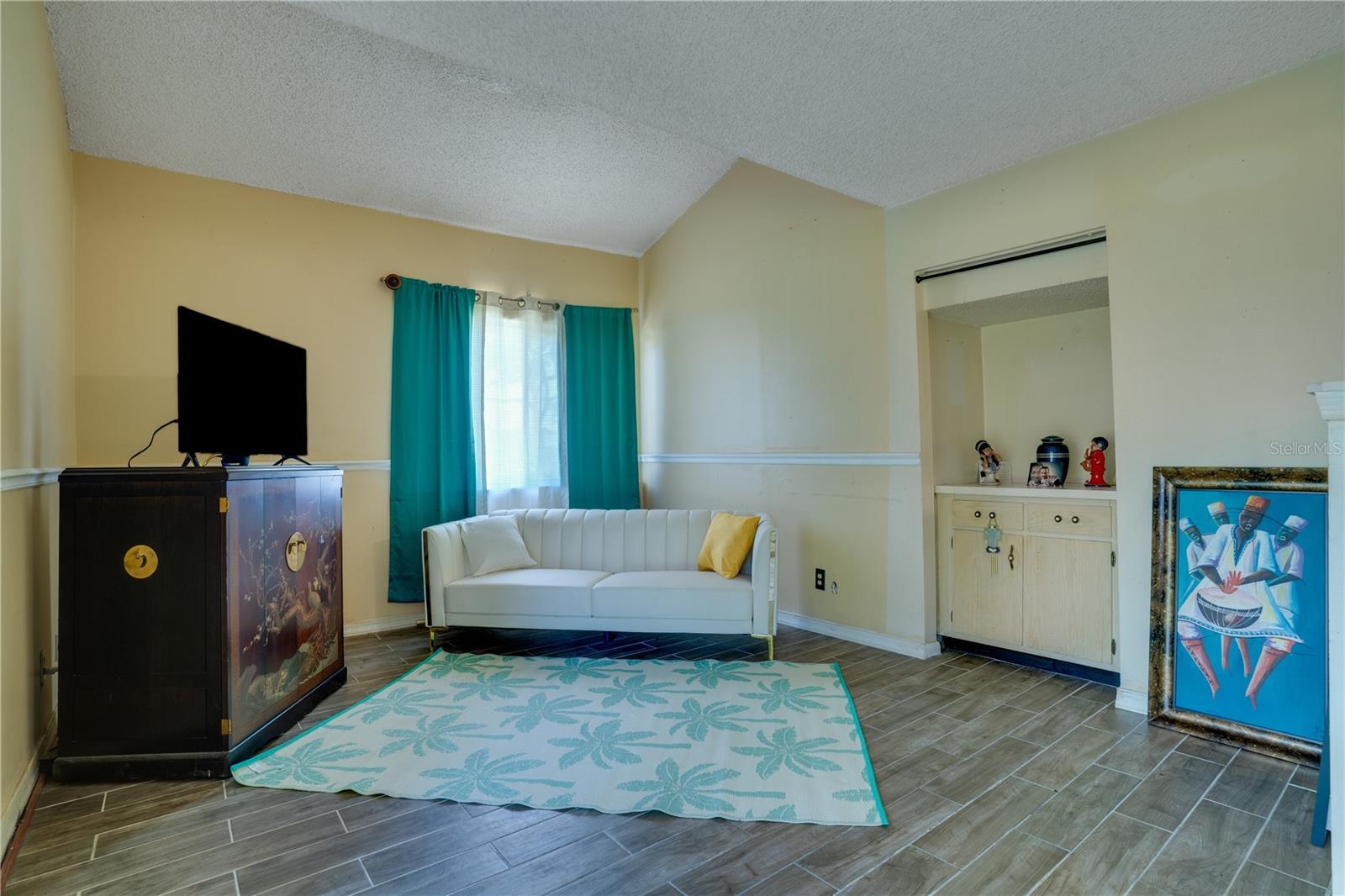 Image 11 of 43 For 6338 Newtown Circle 38a6