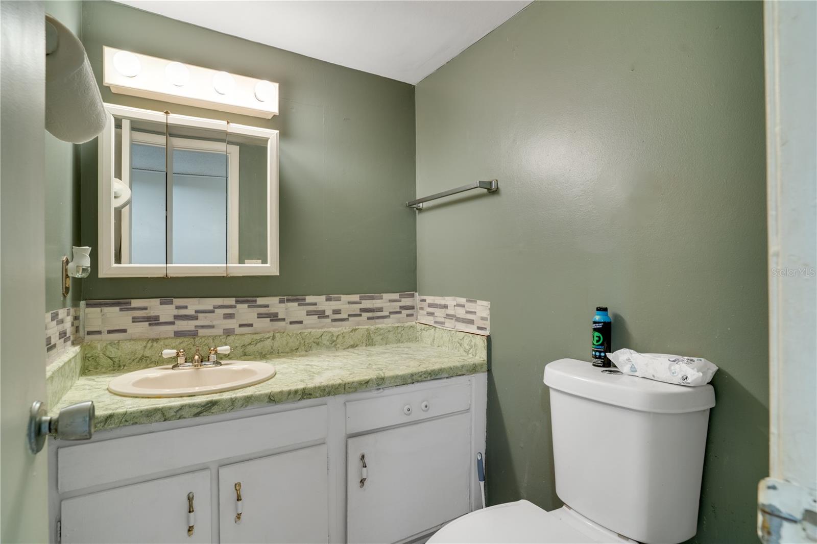 Image 14 of 43 For 6338 Newtown Circle 38a6