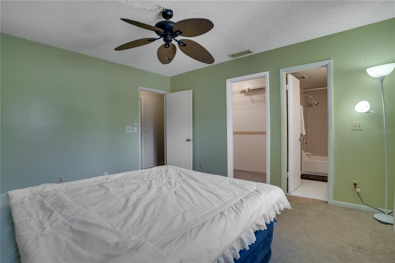 Image 25 of 43 For 6338 Newtown Circle 38a6