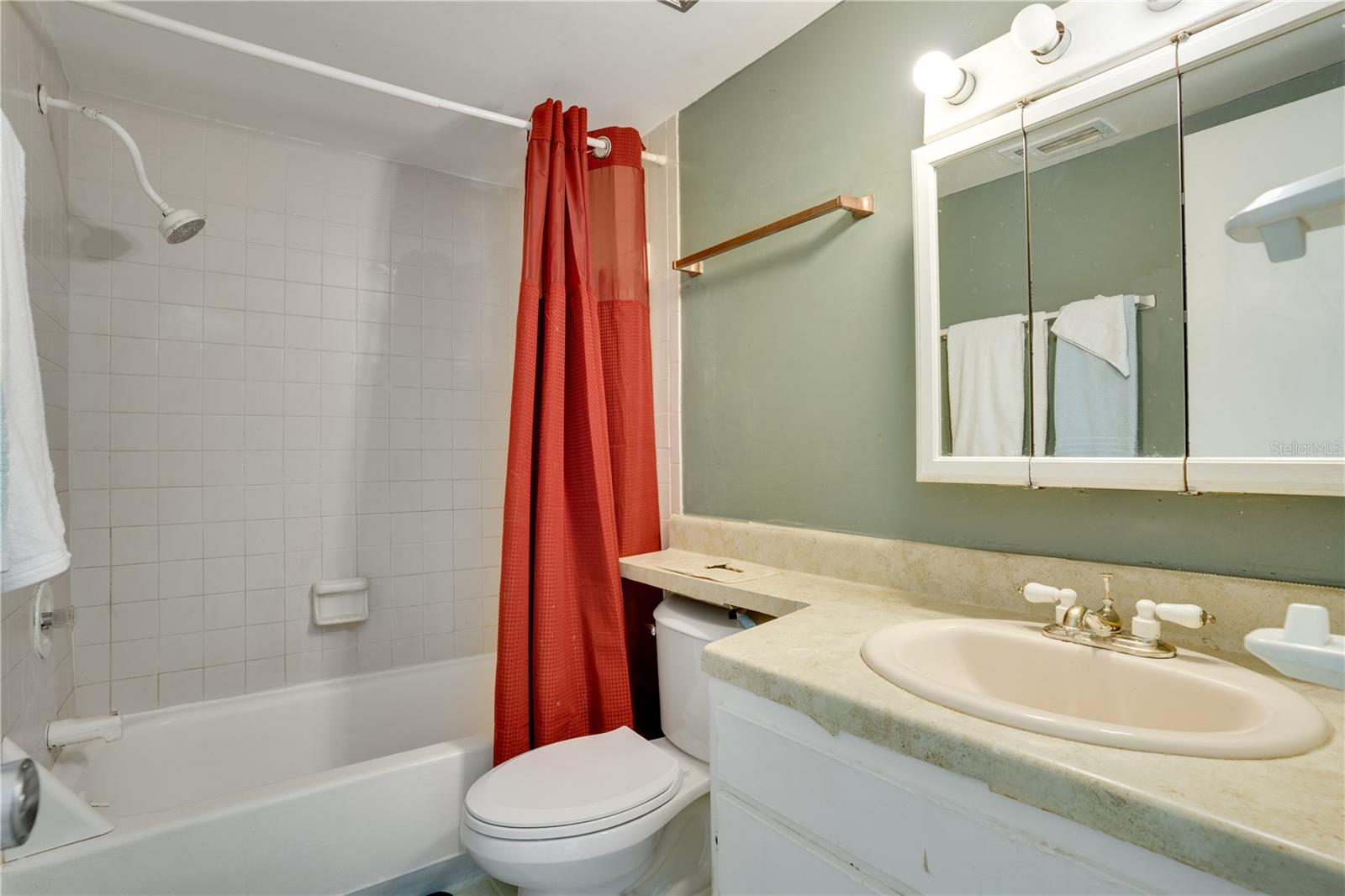 Image 26 of 43 For 6338 Newtown Circle 38a6