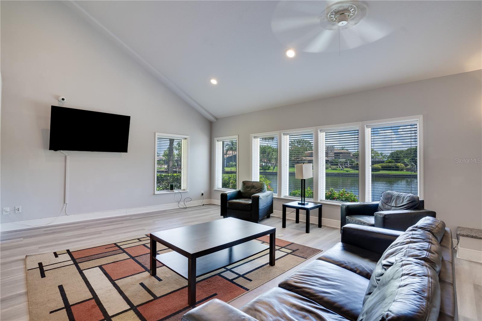 Image 35 of 43 For 6338 Newtown Circle 38a6