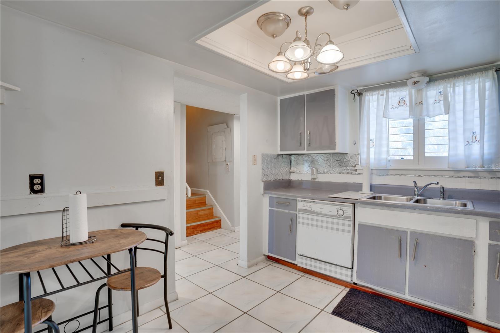Image 5 of 43 For 6338 Newtown Circle 38a6