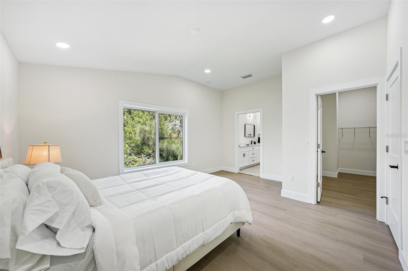 Image 41 of 52 For 12240 Land Street