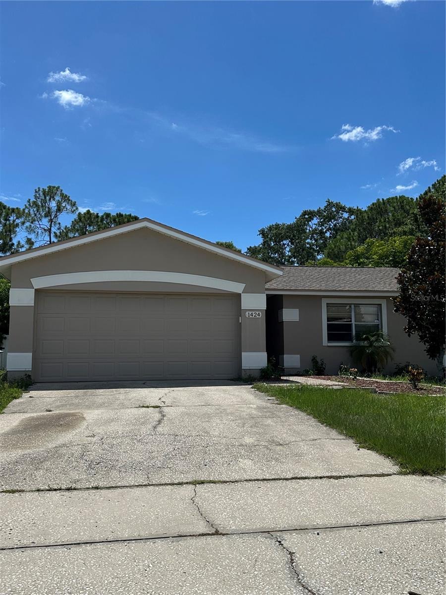 Listing Details for 1424 Chesterfield Drive, DUNEDIN, FL 34698