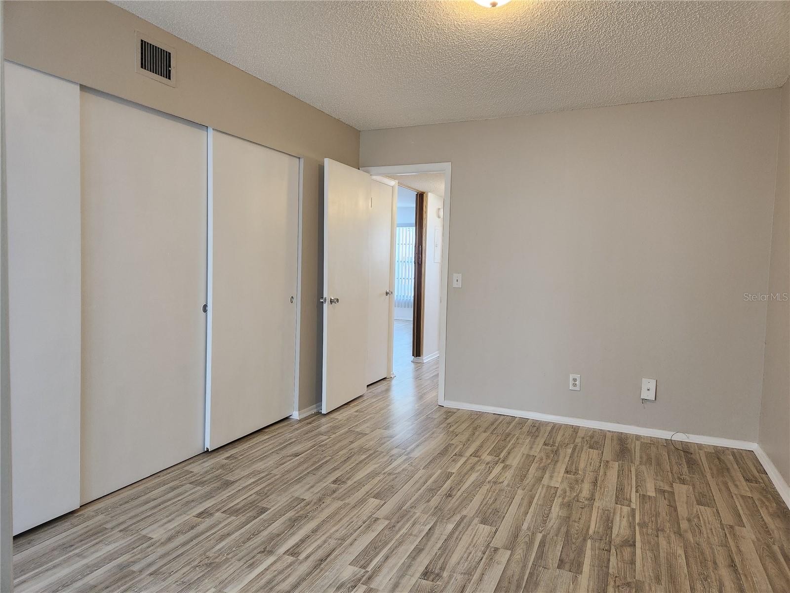 Image 12 of 30 For 2456 Ecuadorian Way 36