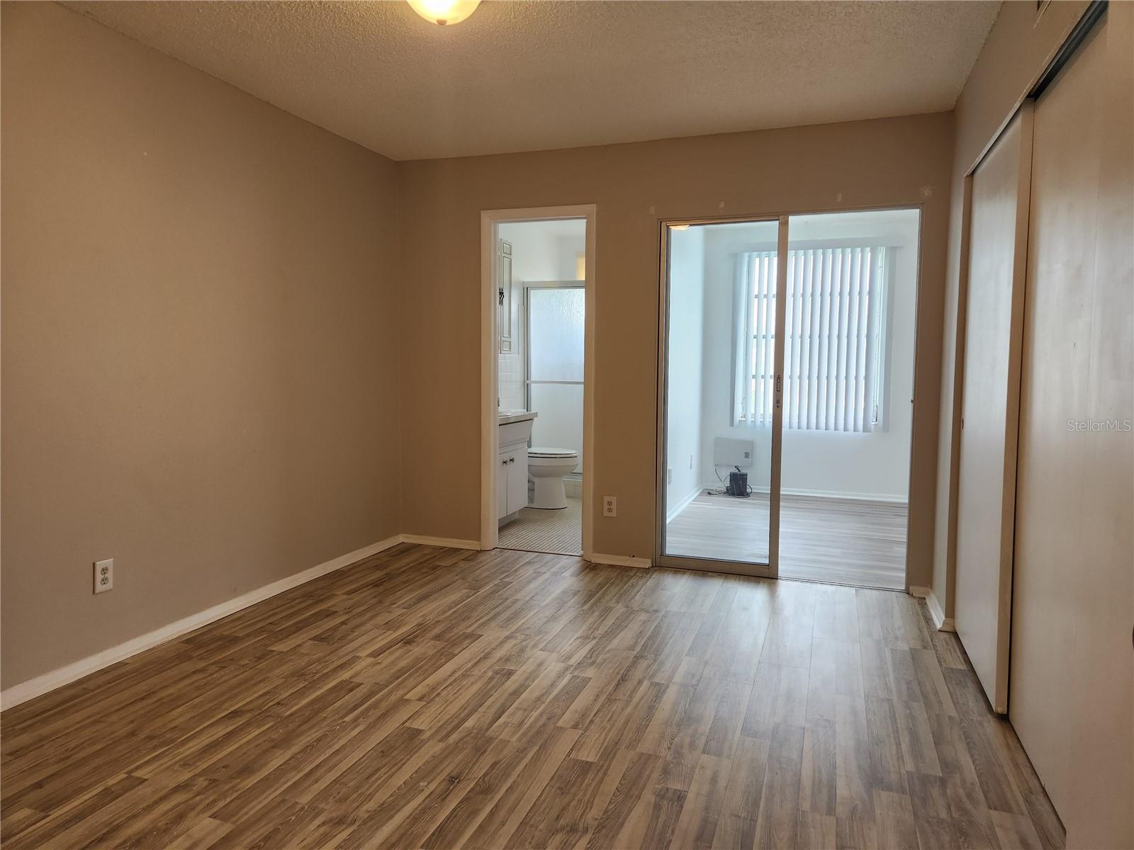 Image 13 of 30 For 2456 Ecuadorian Way 36