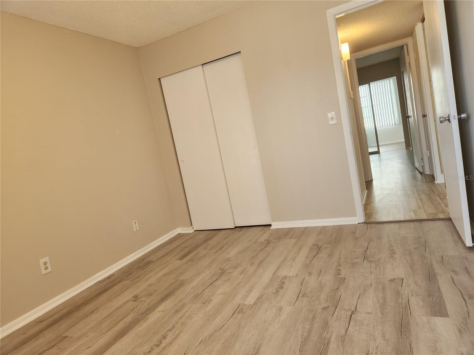 Image 17 of 30 For 2456 Ecuadorian Way 36