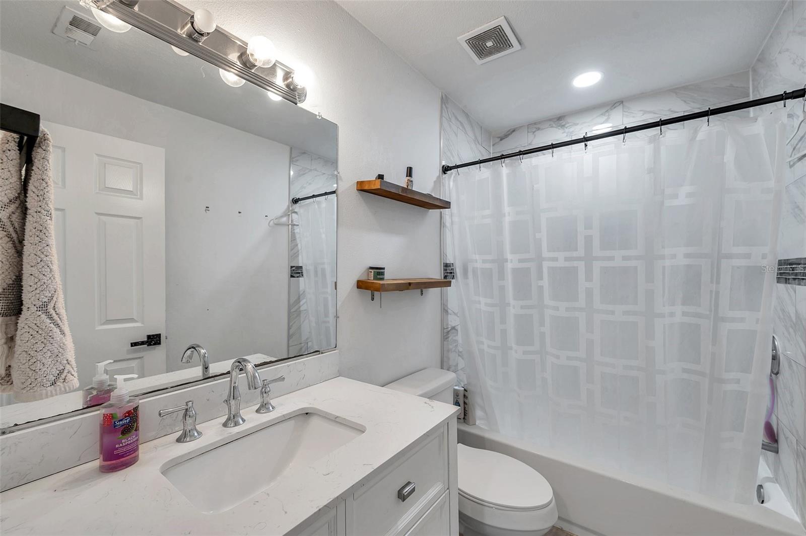 Image 11 of 13 For 2108 Linebaugh Avenue